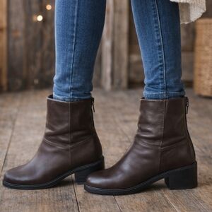 Madison & Max 90's Minimalist Nick  Leather Chunky Block Heel Comfort Bootie 8M